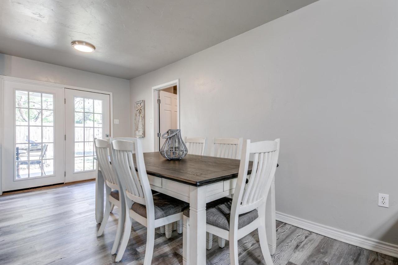 Cozy 4 Bedroom Home Blocks To Main Street And Wineries Fredericksburg Exterior foto