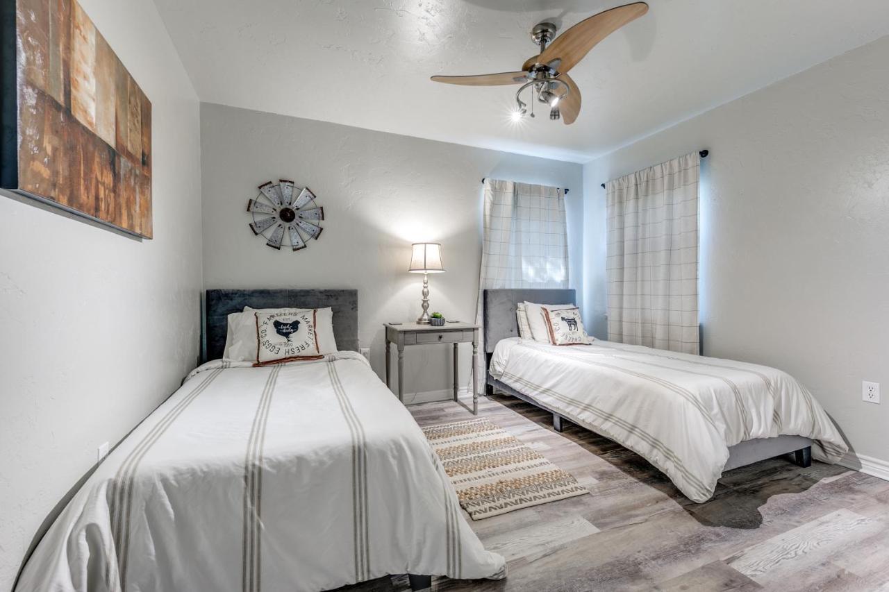Cozy 4 Bedroom Home Blocks To Main Street And Wineries Fredericksburg Exterior foto